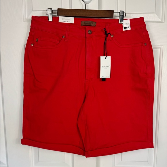 Judy Blue Pants - Judy Blue Shorts Women’s 3XL Red High Rise Tummy Control‎ Cuffed Bermuda Stretch